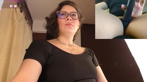 Snapshot of sophiadumont chatting on November 2, 2:04 am Sophia online show from November 2, 2:04 am