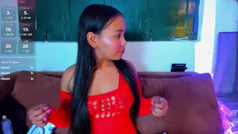 sophiaguzman_ online show from November 13, 8:41 pm