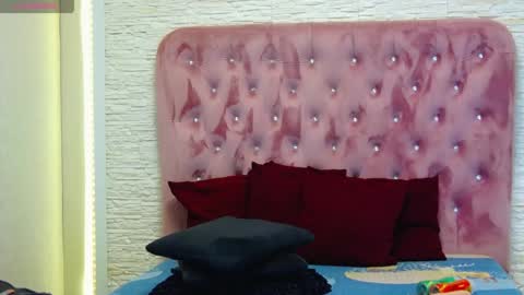 sophiastarr10 online show from December 4, 8:51 pm