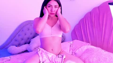 Snapshot of sophiconic_cb chatting on March 11, 7:58 pm Clara sophia online show from March 11, 7:58 pm