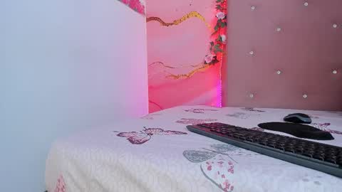 Sarah  online show from February 5, 3:02 am