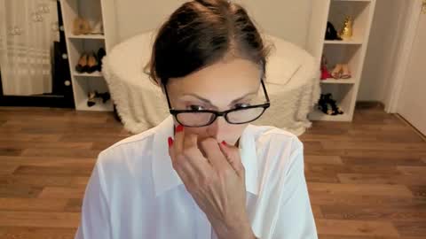 Snapshot of sophie_caring chatting on September 15, 6:37 pm Sophie online show from September 15, 6:37 pm