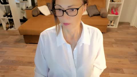 Sophie online show from November 6, 12:00 pm