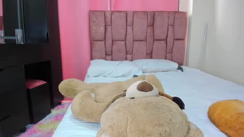  SOPHIE JANNER online show from September 18, 9:35 pm