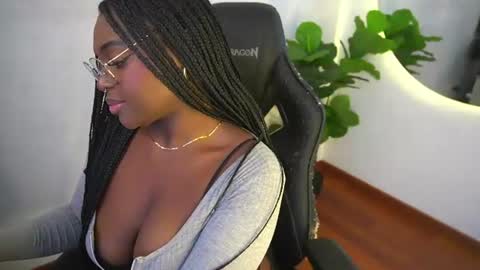 Sophie online show from June 16, 5:25 pm