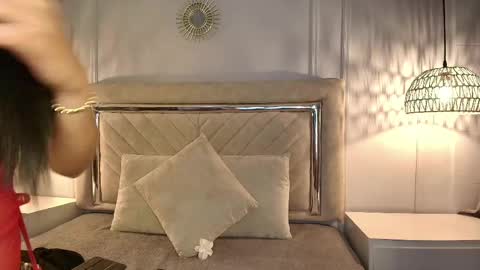 Snapshot of sophie_mancini18 chatting on February 15, 8:56 pm Sofia online show from February 15, 8:56 pm