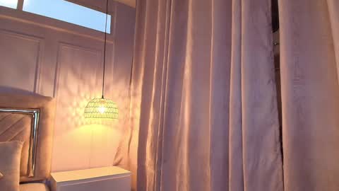 Snapshot of sophie_mancini18 chatting on January 9, 8:01 pm Sofia online show from January 9, 8:01 pm