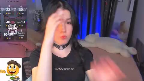 sophie_nomenal_ online show from October 6, 2:45 pm