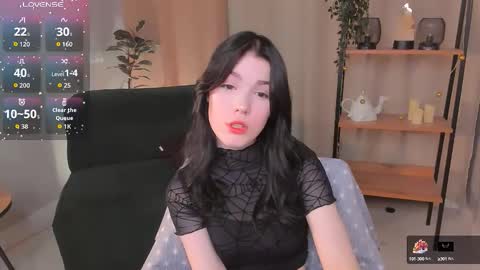 sophie_nomenal_ online show from October 1, 8:47 pm