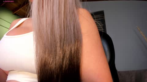Sophie online show from February 4, 2:07 am