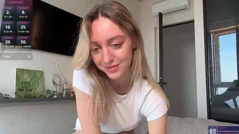 sophiebelll online show from November 21, 11:45 am