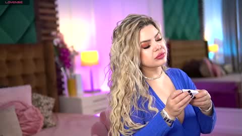 Sophie online show from January 9, 6:27 am