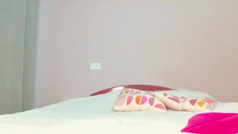 Snapshot of sophiechan69 chatting on October 29, 2:20 pm ShopieChan69 online show from October 29, 2:20 pm