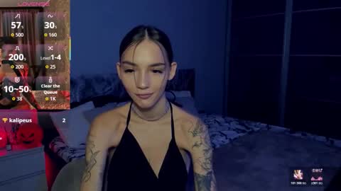 Snapshot of sophiecherrie chatting on November 1, 12:31 pm Sophie online show from November 1, 12:31 pm