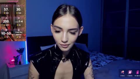 Snapshot of sophiecherrie chatting on September 18, 11:14 pm Sophie online show from September 18, 11:14 pm