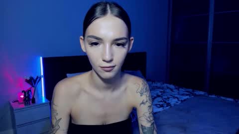 Snapshot of sophiecherrie chatting on September 24, 4:28 pm Sophie online show from September 24, 4:28 pm