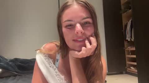 sophiedove online show from September 21, 6:34 am