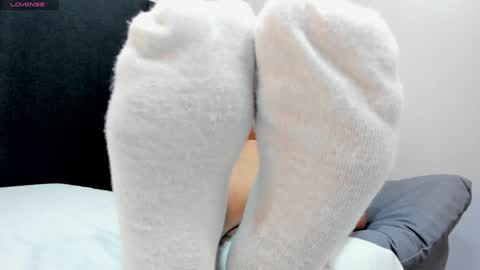 Snapshot of sophieharris__ chatting on December 24, 7:33 pm sophieharris__ online show from December 24, 7:33 pm