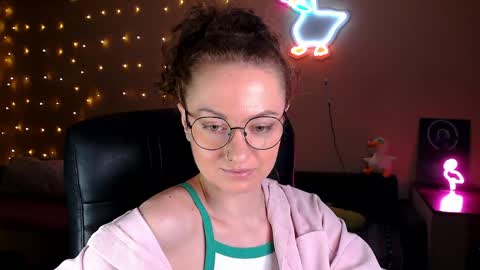 sophieleroux online show from April 15, 7:58 pm