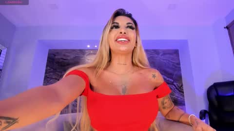 Snapshot of sophiepalmerx chatting on September 22, 2:04 pm Sophie Palmer online show from September 22, 2:04 pm