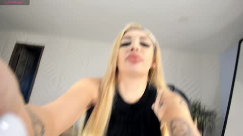 Sophie  Palmer online show from January 6, 1:08 pm