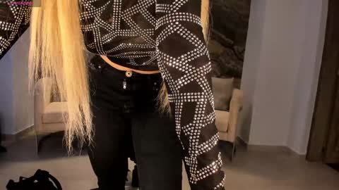 Sophie  Palmer online show from January 4, 12:27 pm