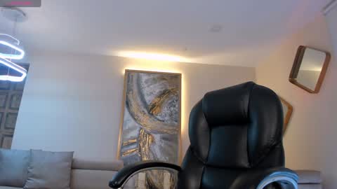 Sophie  Palmer online show from December 15, 1:11 pm