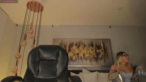 Snapshot of sophiepalmerx chatting on October 18, 11:13 am Sophie Palmer online show from October 18, 11:13 am