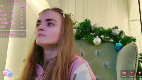 Snapshot of sophiesuvi chatting on December 14, 12:55 pm Sophie and my bestie Mandy online show from December 14, 12:55 pm