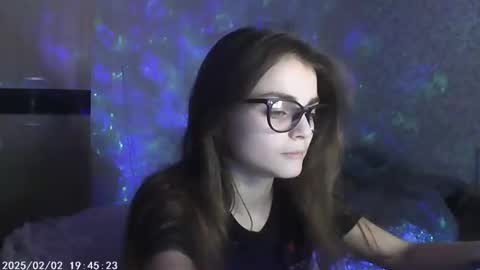 Snapshot of sophiesuvi chatting on February 1, 9:29 pm Sophie and my bestie Mandy online show from February 1, 9:29 pm
