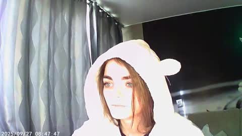 Snapshot of sophiesuvi chatting on September 26, 10:35 am Sophie and my bestie Mandy online show from September 26, 10:35 am