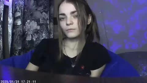 Snapshot of sophiesuvi chatting on January 30, 7:04 pm Sophie and my bestie Mandy online show from January 30, 7:04 pm