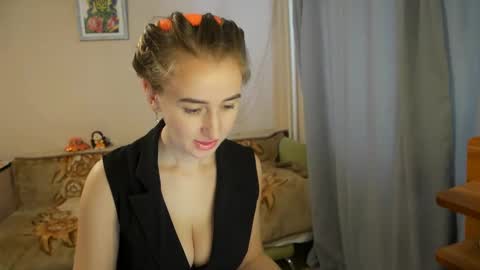 Sophi online show from February 20, 2:02 pm