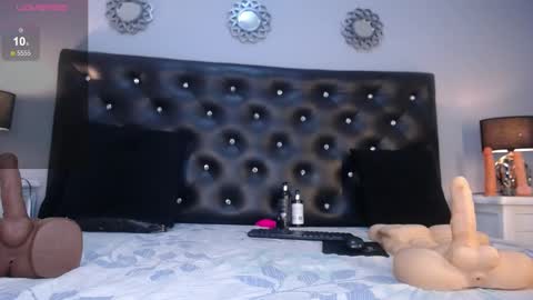 Snapshot of sophisimpson_ chatting on December 20, 12:16 pm Sophisimpson online show from December 20, 12:16 pm