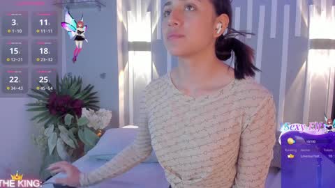 SOPHY ROGERS online show from December 17, 11:39 am