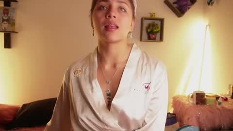 Snapshot of sophy_smilesweet chatting on November 1, 11:58 am SOPHY ROGERS online show from November 1, 11:58 am