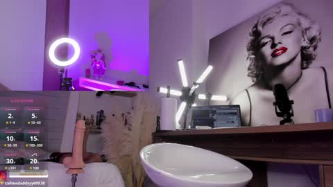Snapshot of sophyamiller_15 chatting on December 11, 2:09 am Sophy online show from December 11, 2:09 am