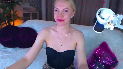 Lisa online show from November 27, 7:11 am