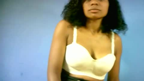 sourayaa online show from February 10, 7:06 pm