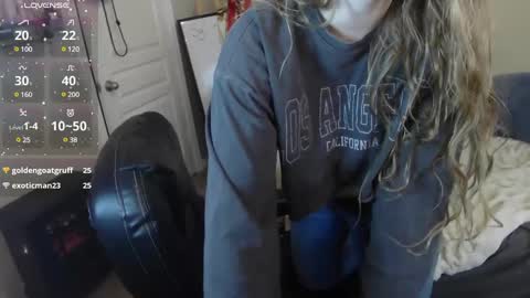 Bunnydathug online show from December 7, 2:57 pm