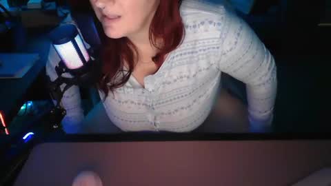 Snapshot of southernelle1 chatting on March 8, 7:35 am SouthernElle online show from March 8, 7:35 am