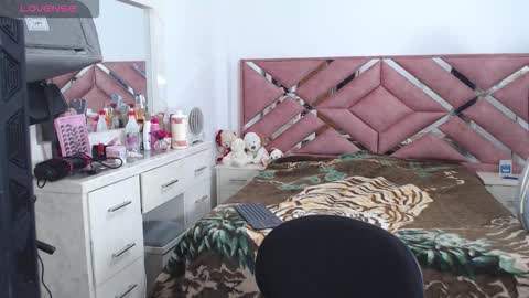 soy_mabby online show from September 27, 9:27 am
