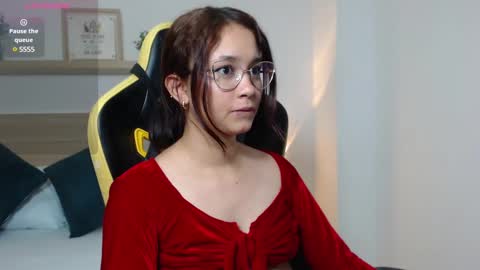 M A R I A N A online show from December 17, 1:18 am