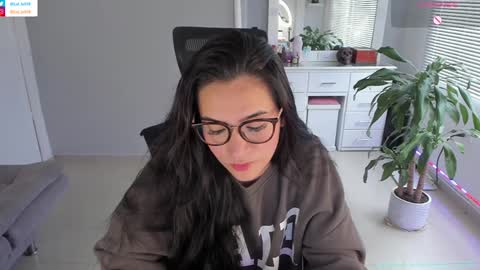 Luisa    online show from December 18, 9:08 pm