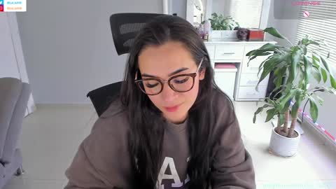 Luisa    online show from December 21, 8:00 pm