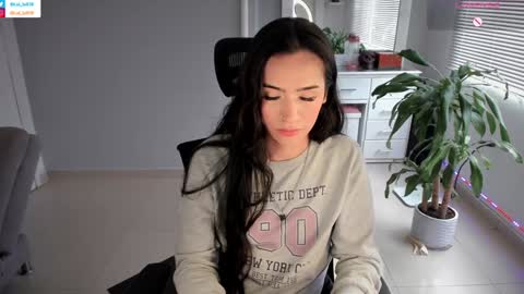 Luisa    online show from January 9, 8:44 pm