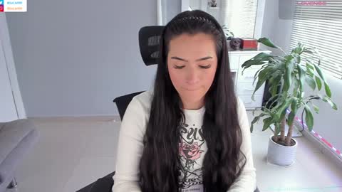 Luisa    online show from December 12, 8:21 pm
