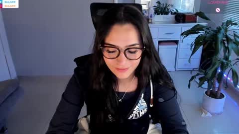 Luisa    online show from January 15, 10:35 pm