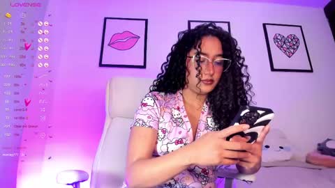 Snapshot of soyjuliana19 chatting on March 12, 10:28 pm Juliana online show from March 12, 10:28 pm