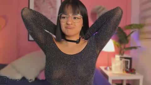 Snapshot of soysaraa_ chatting on September 23, 5:38 am Aleja online show from September 23, 5:38 am